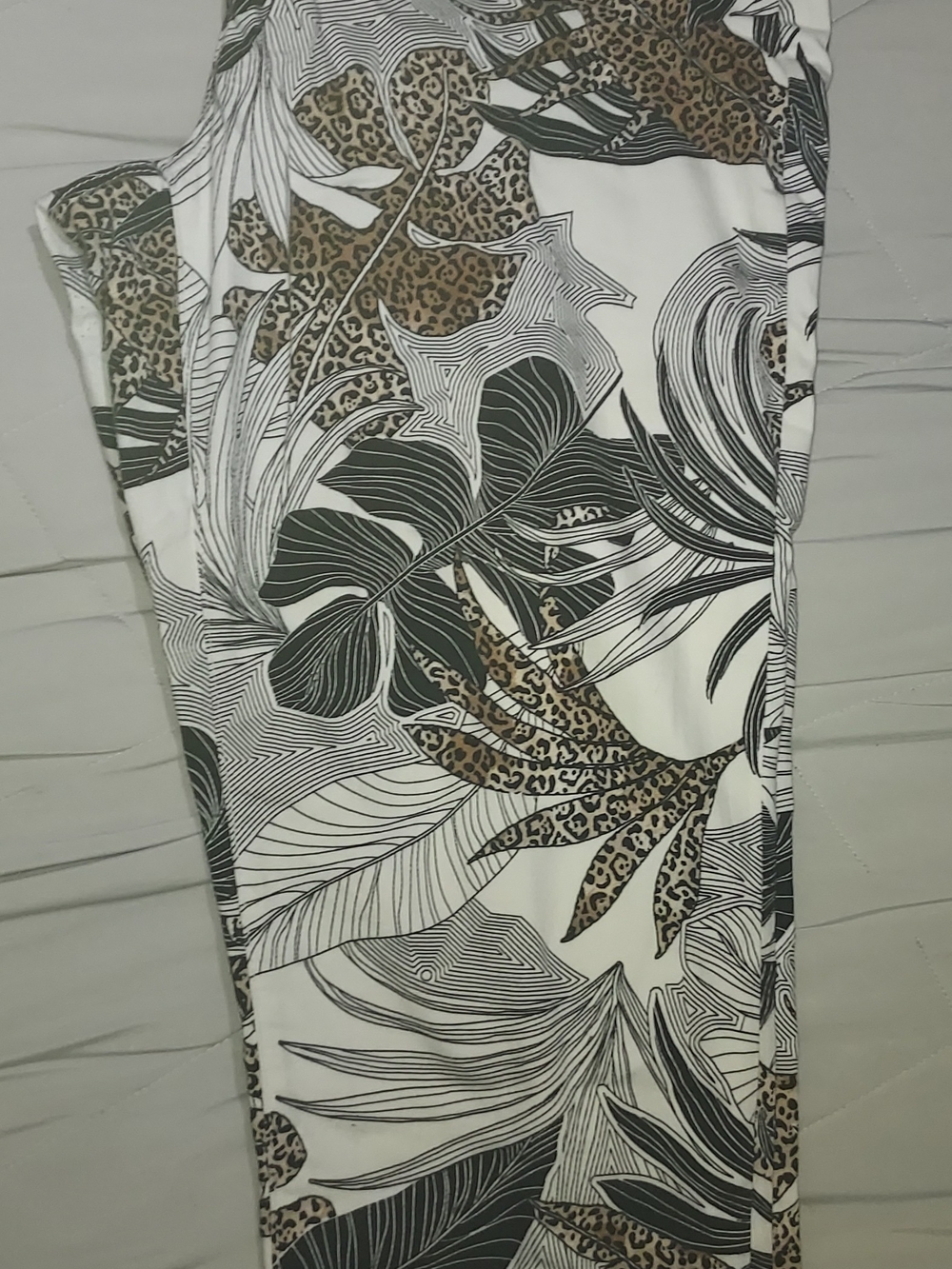 Tropical Leaf & Leopard Print Leggings in White, Black, Brown